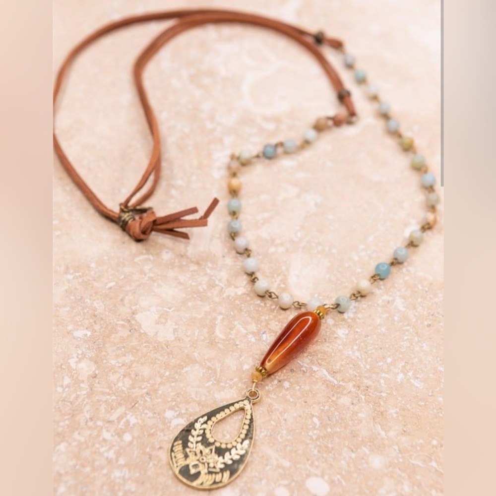 The “Dahlia” necklace